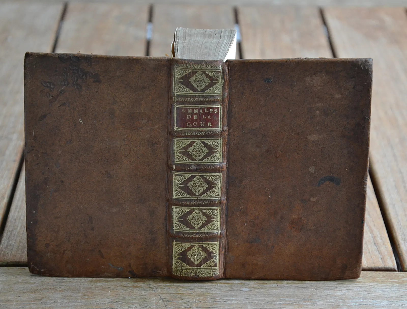 Annales de la cour et de Paris, pour les années 1697 & 1698 (1/12) — [COURTILZ de SANDRAS (Gatien de)], 1697 — Histoire