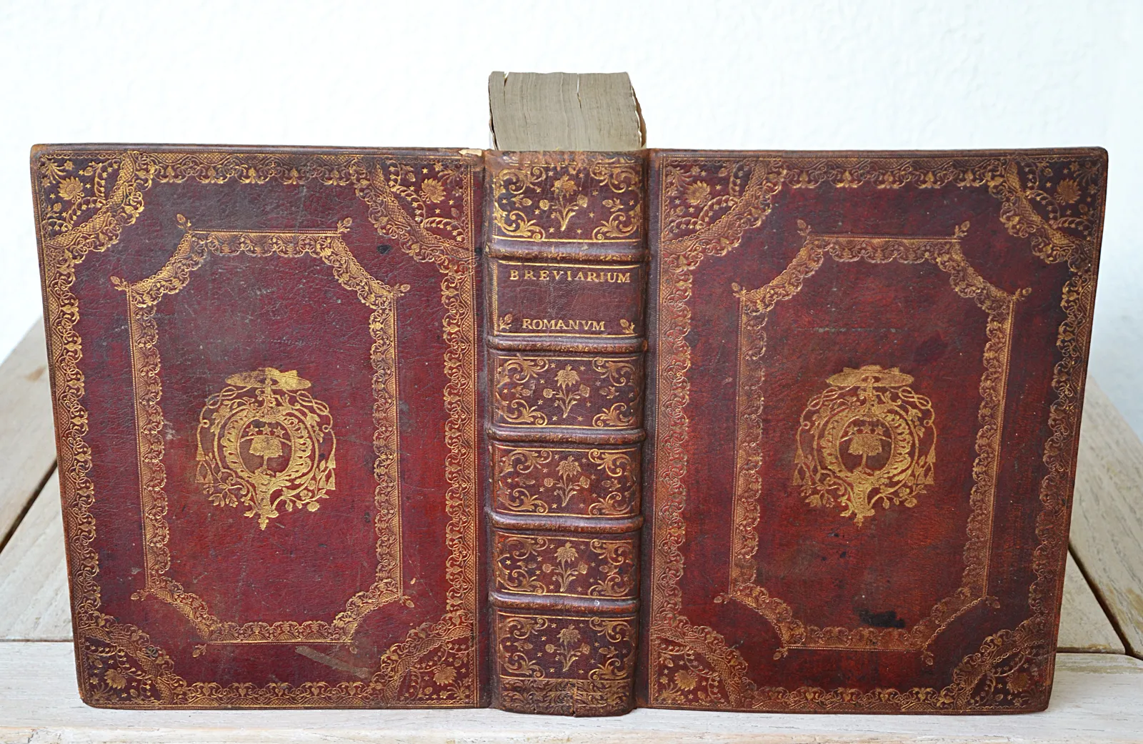 Breviarium Romanum ex decreto sacrosancti Concilii Tridentini restitum, S. PII V. Pontificis maximi – Jussu editum, Clementis VIII. & Urbani VIII. Auctoritate recognitum, in quo officia novissima sanctorum (1/10) — [CONCILE de TRENTE], 1744 — Religion