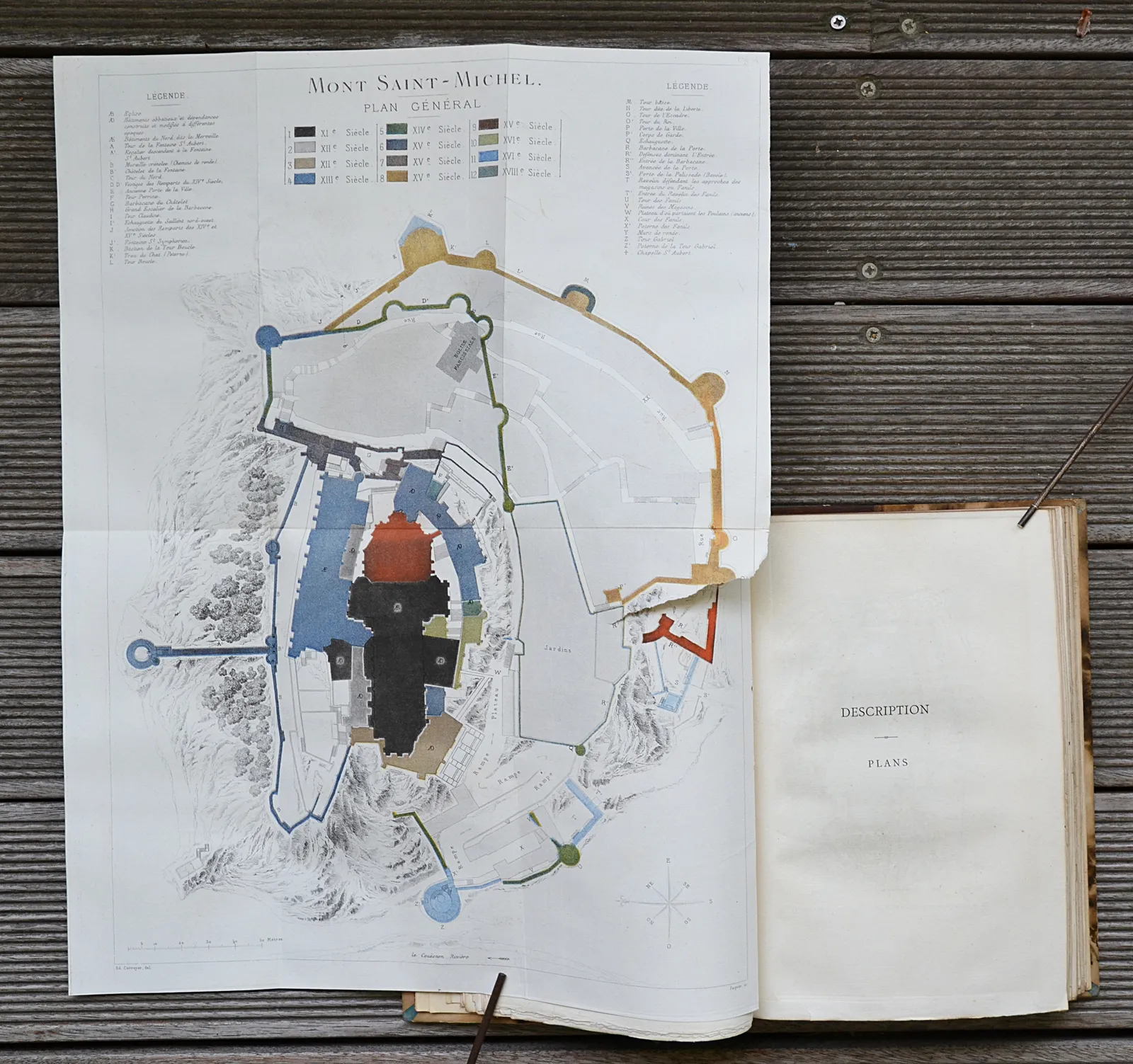 Description de l’abbaye du Mont Saint-Michel et de ses abords. Précédée d’une notice historique (1/12) — CORROYER (Édouard), 1877 — Regionalisme