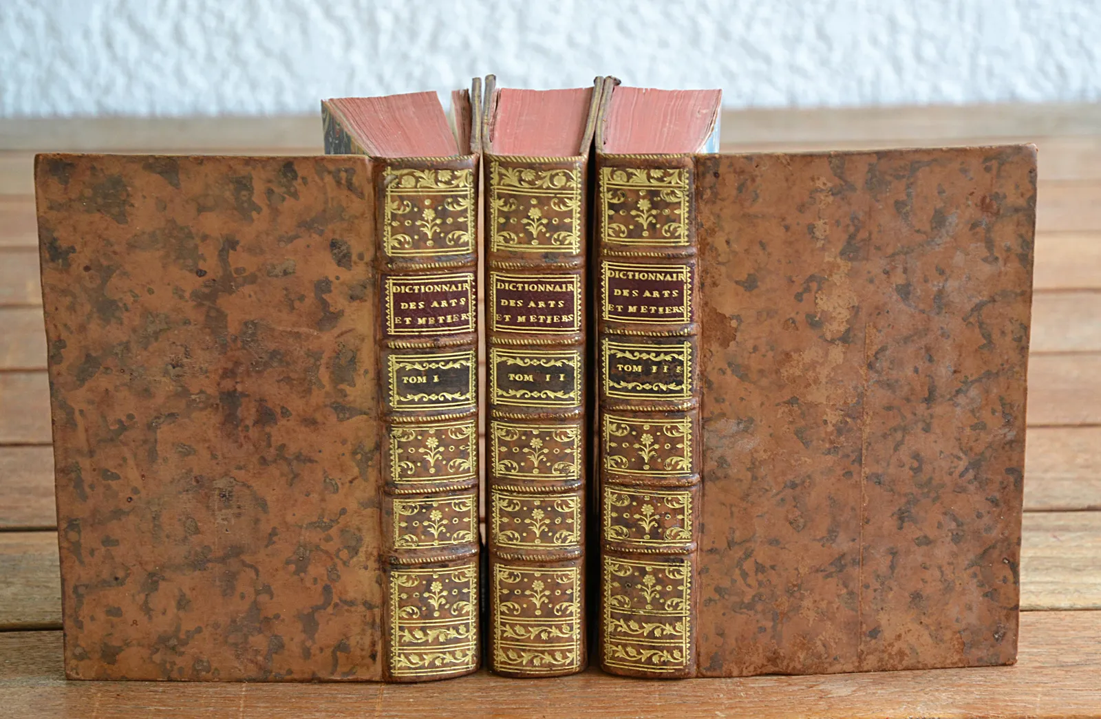 Dictionnaire portatif des arts et métiers, contenant en abrégé : l’histoire, la description & la police des arts et métiers, des fabriques et manufactures de France & des pays étrangers (1/15) — MACQUER (Philippe), 1766 — Sciences