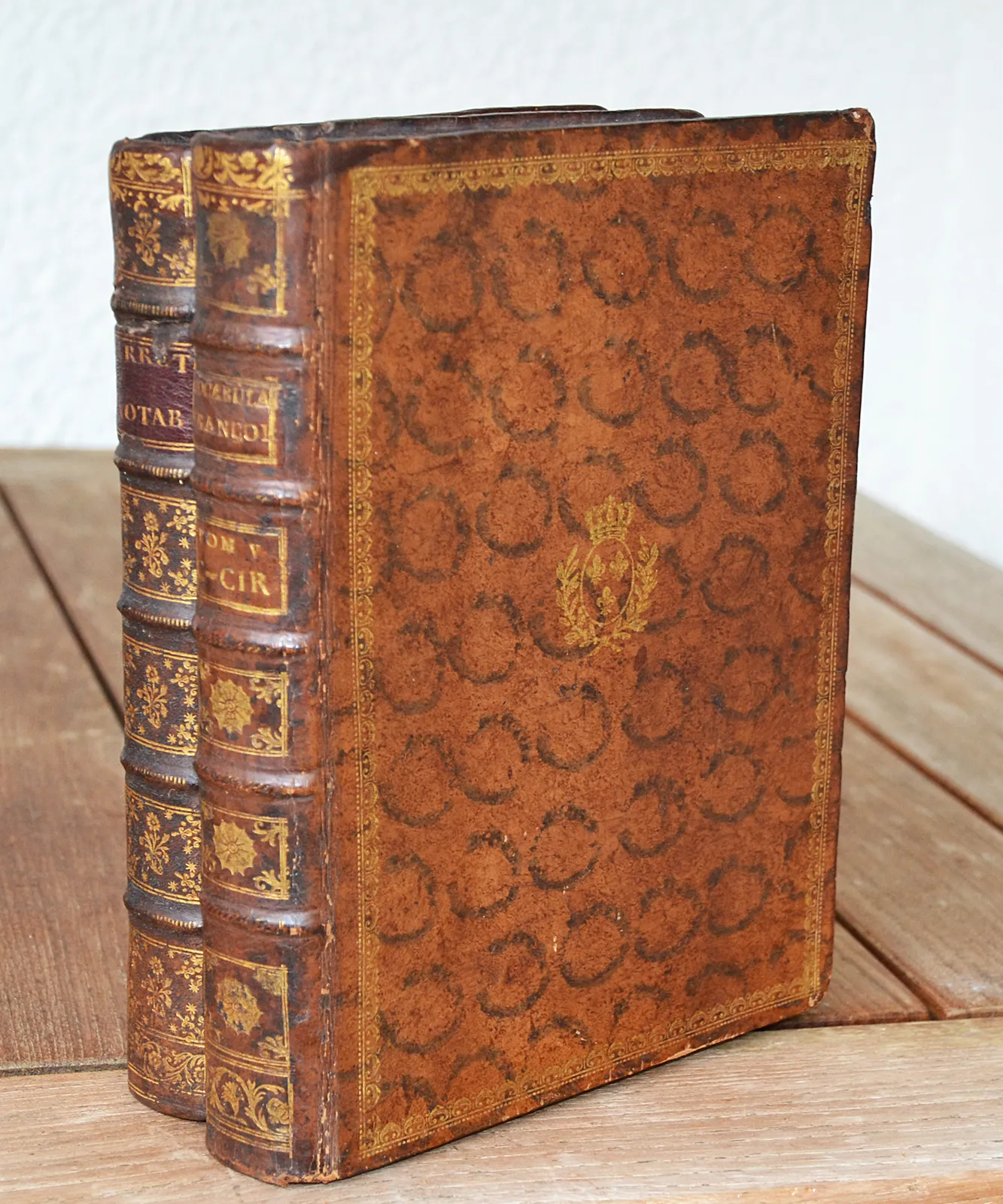 Grand vocabulaire François (1/4) — [BOITE À CIGARES & CIGARETTES], 1768 — Livres-objets / Minuscules