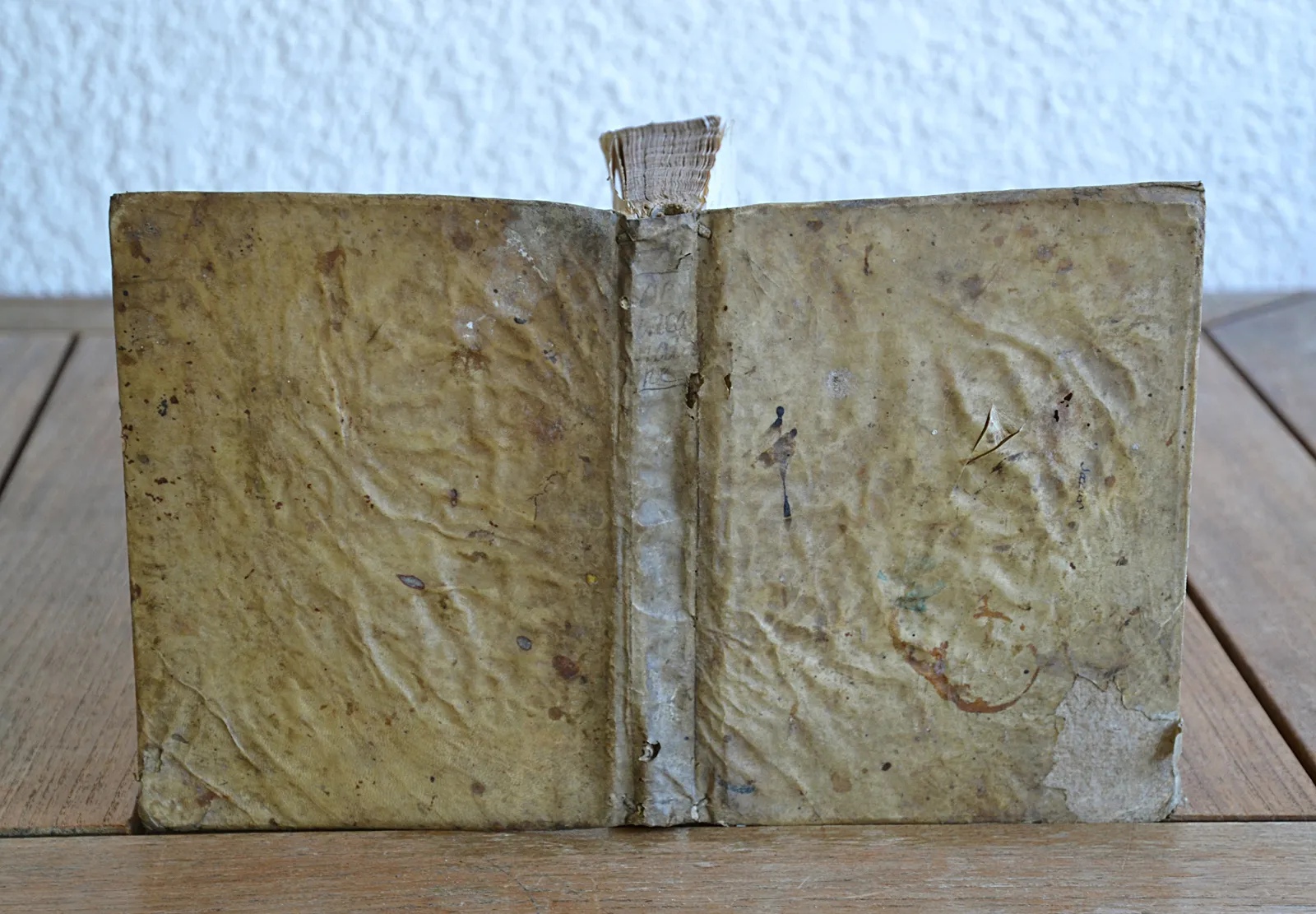 Hic tractatus pertinet ad Me Joannem Baptistam Chablat Théologum Rubisbroensem in Avernia Dioecesis Sancti Flori factum a verleuil (?) anno domini 1727 (1/11) — [MANUSCRIT RELIGIEUX], 1727 — Regionalisme