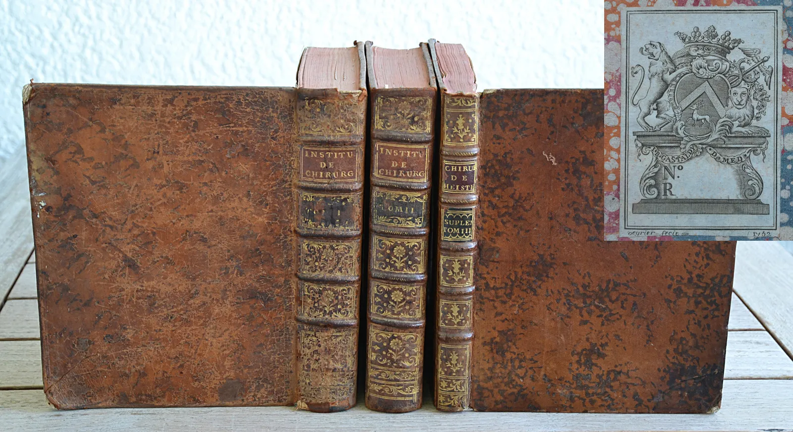 Institutions de chirurgie, où l’on traite dans un ordre clair et nouveau de tout ce qui a rapport à cet art : ouvrage de près de quarante ans, orné d’un grand nombre de figures en taille-douce, qui représentent les instrumens le plus approuvés & les plus utiles, le manuel des opérations, les appareils & les bandages (1/8) — HEISTER (Laurent), 1770 — Medecine