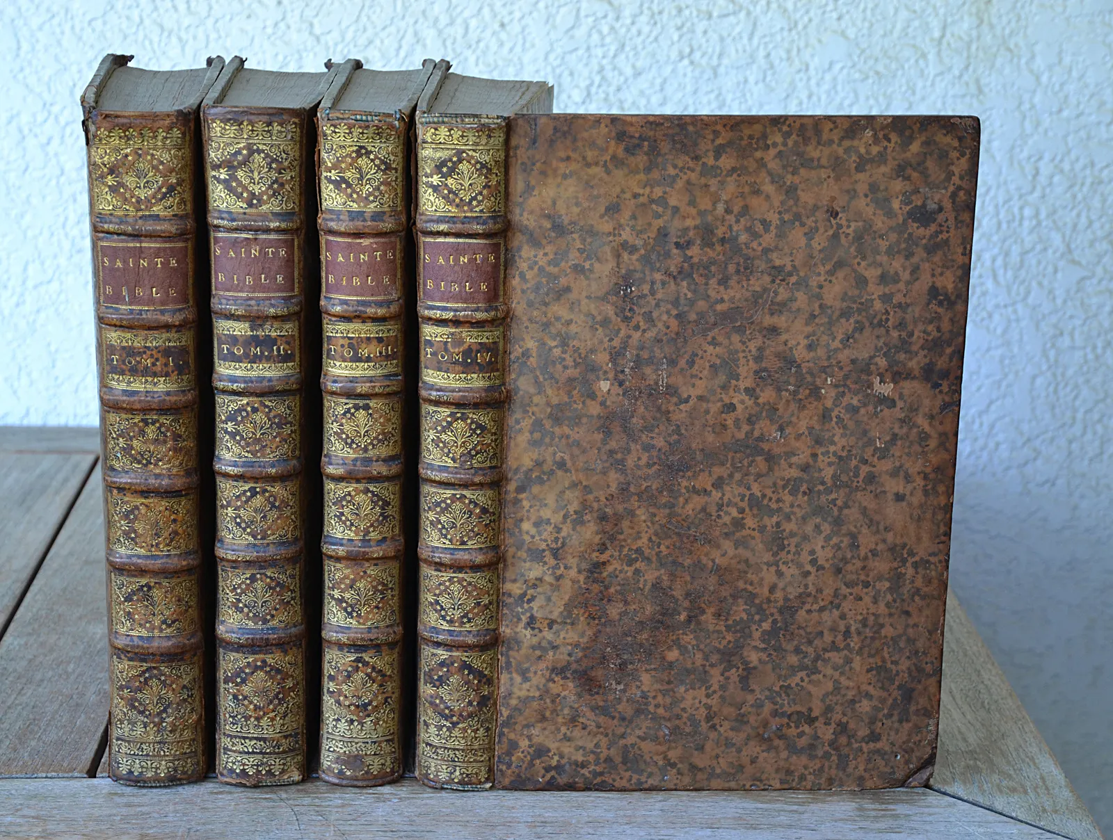 La Sainte Bible en latin et en françois, avec des notes littérales pour l’intelligence des endroits les plus difficiles. (1/11) — 1717 — Religion