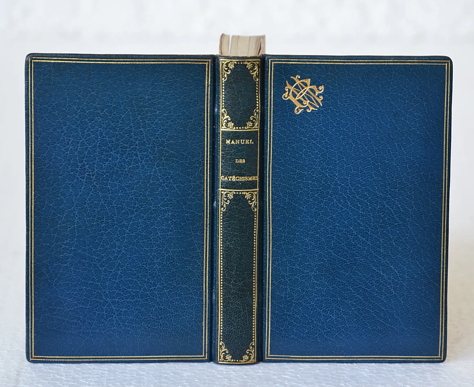 Manuel des catéchismes, ou recueil de prières, billets, cantiques, avis par M. l’abbé Dupanloup, depuis évêque d’Orléans (1/4) — [CATÉCHISME], 1900 — Missels et livres religieux