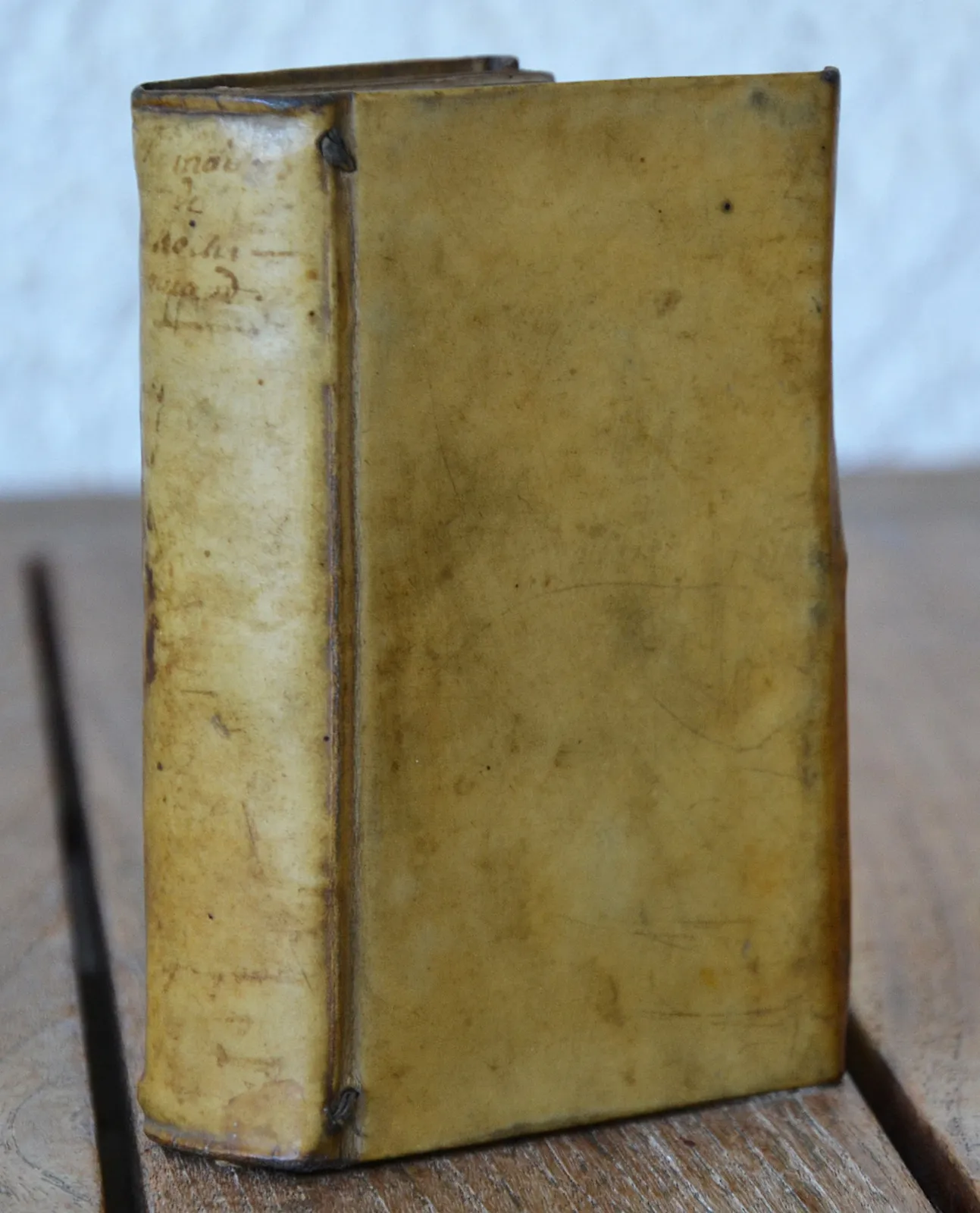 Mémoires de M.D.L.R. sur les brigues à la mort de Loüys XIII. Les guerres de Paris & de Guyenne, & la prison des Princes. (1/12) — [LA ROCHEFOUCAULD, François (duc de ; 1613-1680)], 1677 — Histoire