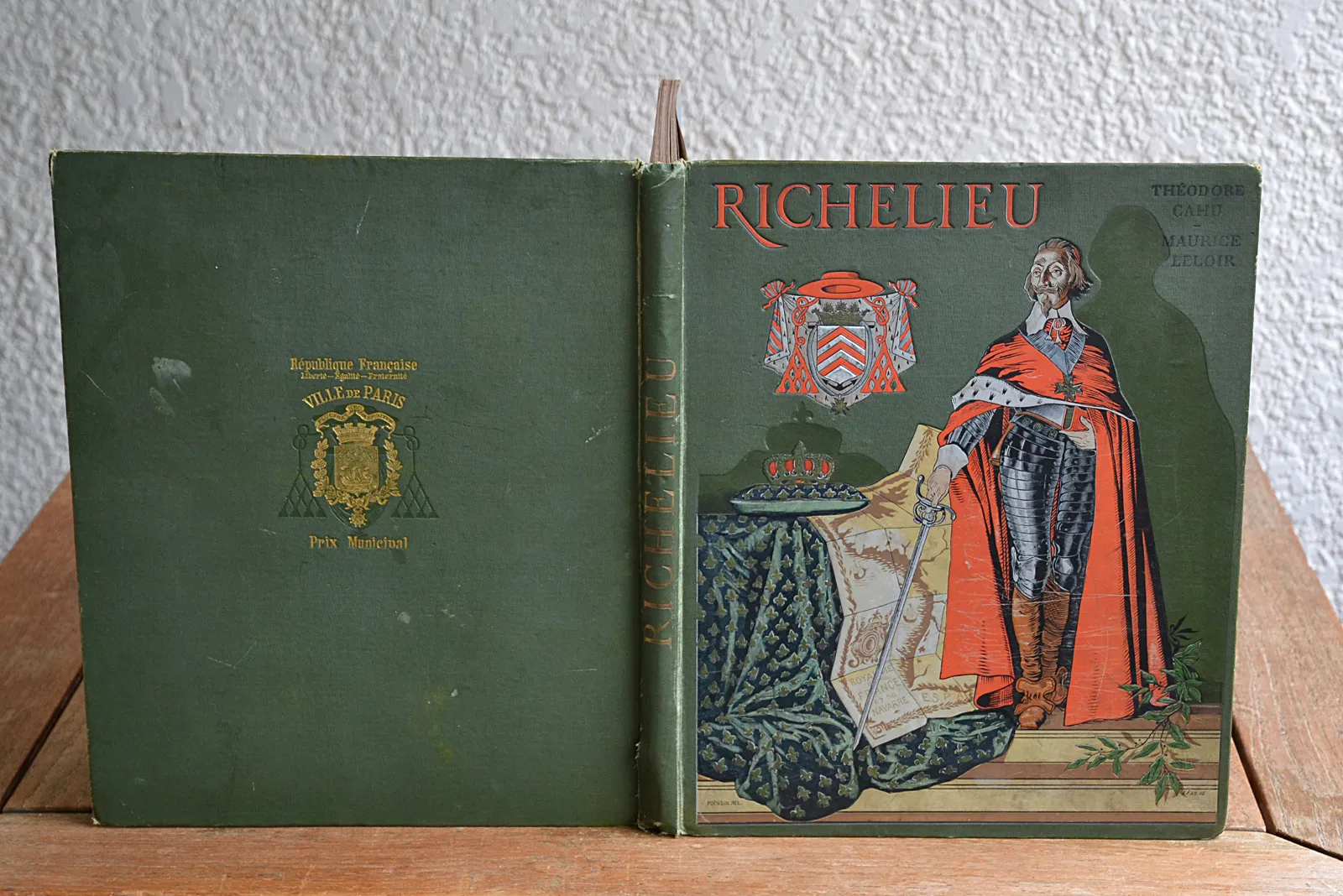Richelieu (1/12) — CAHU (Théodore), 1904 — Cartonnages