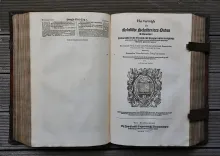 Biblia Sacra des oudé ende nieuwé Testamets ofte de Gantshe heylige shrift (6/13) — [BIBLE] — Religion