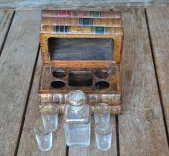 Boire un petit coup / Thorens / Switzerland (2/6) — [CAVE À LIQUEUR] — Livres-objets / Minuscules