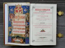 Exceptionnelle reliure d’orfèvrerie au format in-folio (5/13) — [MISSEL ROMAIN] — Missels et livres religieux