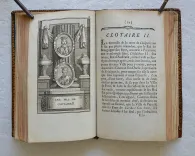 Iconologie historique et généalogique des rois de France, dédiée au roi. Première race. (4/12) — HERMILLY (Vaquette d') & HURTAUT (Pierre-Thomas-Nicolas), 1775 — Histoire